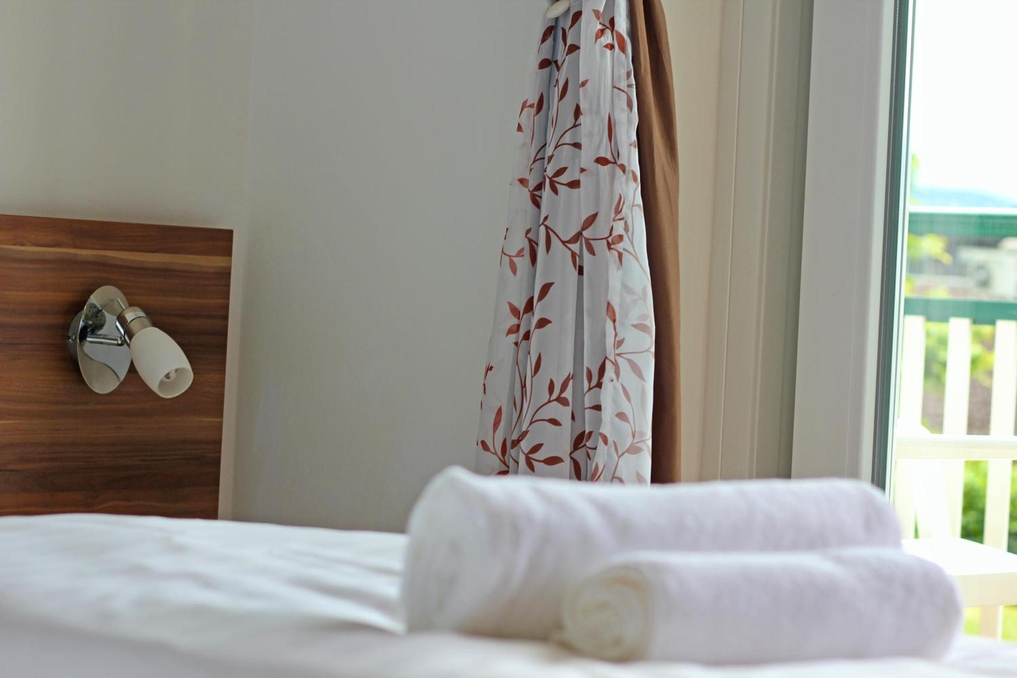 Self-Check In Apartmenthotel Seeglueck Pörtschach am Wörthersee Exteriör bild